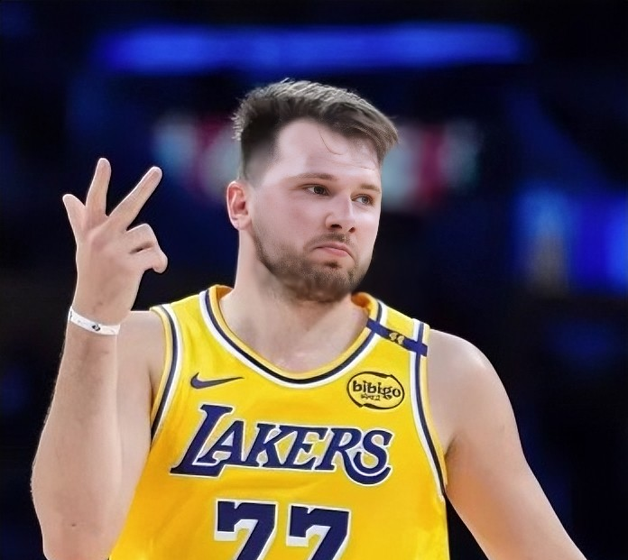 开云-包含东契奇在巴塞罗那比赛中连败，惊险取胜引发热议！的词条